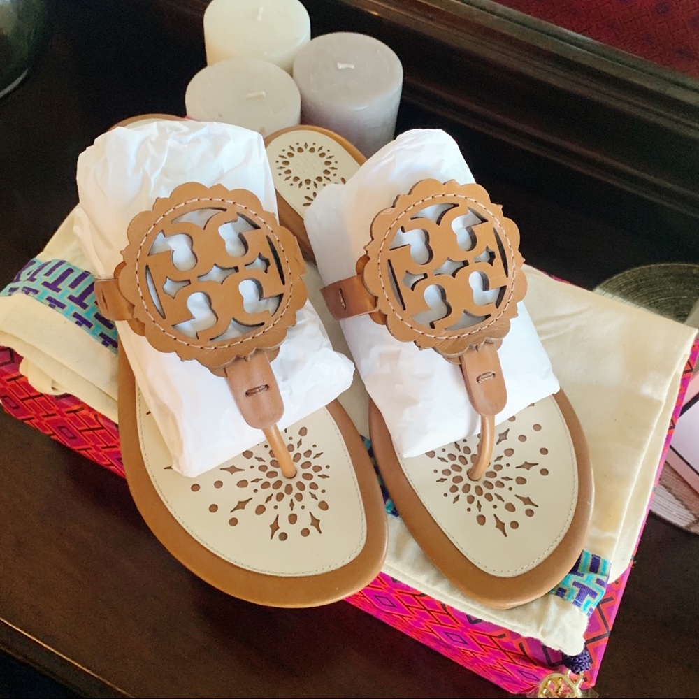 Tory Burch Scalloped Sandals- 8.5